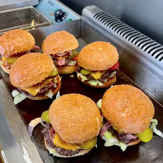 Burgery w rzędzie